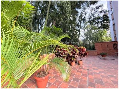 Apartamento de 3 alcobas en venta en Castropol, Medellín, 120 m² · foto 2 de 20