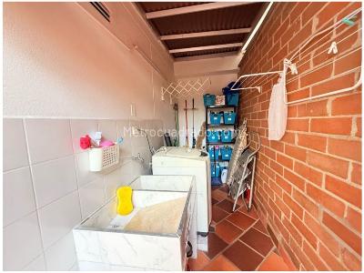 Apartamento de 3 alcobas en venta en Castropol, Medellín, 120 m² · foto 17 de 20