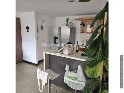 Apartamento de 2 alcobas en venta en Patio Bonito, Medellín, 99 m² · foto 6 de 19