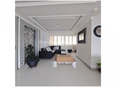 Apartamento de 3 alcobas en venta en Castropol, Medellín, 126 m² · foto 4 de 20