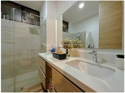 Apartamento de 3 alcobas en venta en Loma Del Escobero, Envigado, 166 m² · foto 9 de 20