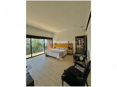 Casa de 3 alcobas en venta en Las Palmas, Medellín, 370 m² · foto 15 de 16