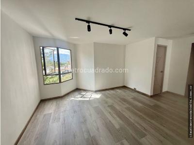 Apartamento de 3 alcobas en venta en Patio Bonito, Medellín, 126 m² · foto 3 de 16