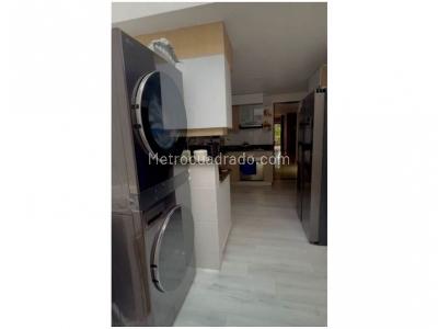 Casa de 3 alcobas en venta en Loma De Las Brujas, Envigado, 200 m² · foto 8 de 19