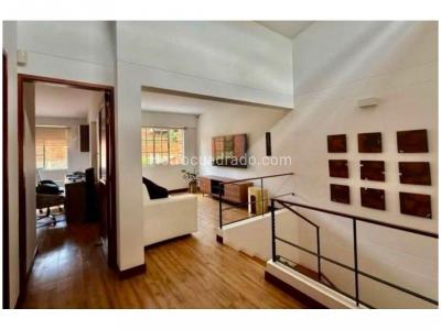 Casa de 3 alcobas en venta en Loma De Las Brujas, Envigado, 200 m² · foto 18 de 19