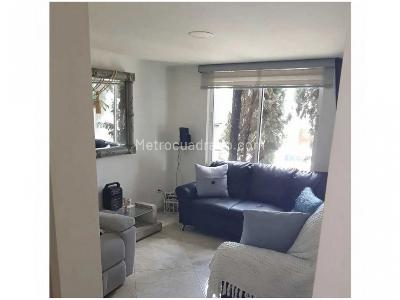 Casa de 5 alcobas en venta en Loma De Los Bernal, Medellín, 165 m² · foto 3 de 17
