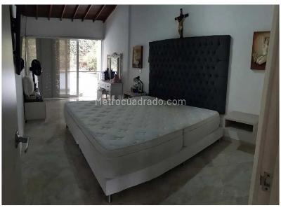 Casa de 5 alcobas en venta en Loma De Los Bernal, Medellín, 165 m² · foto 8 de 17