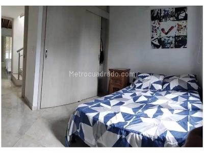 Casa de 5 alcobas en venta en Loma De Los Bernal, Medellín, 165 m² · foto 10 de 17
