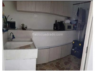 Casa de 5 alcobas en venta en Loma De Los Bernal, Medellín, 165 m² · foto 13 de 17