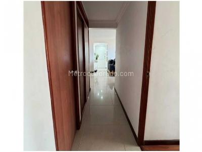 Apartamento de 3 alcobas en venta en Laureles, Medellín, 100 m² · foto 12 de 20
