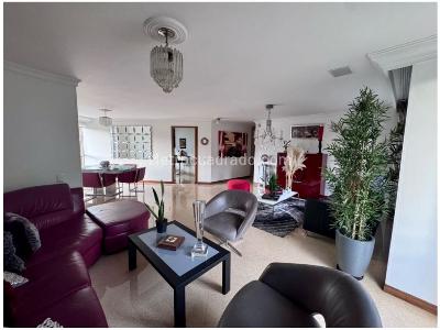 Apartamento de 3 alcobas en venta en Castropol, Medellín, 141 m² · foto 2 de 18