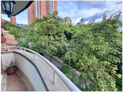 Apartamento de 3 alcobas en venta en Castropol, Medellín, 141 m² · foto 5 de 18