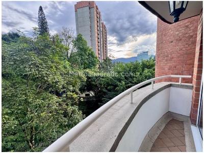 Apartamento de 3 alcobas en venta en Castropol, Medellín, 141 m² · foto 6 de 18