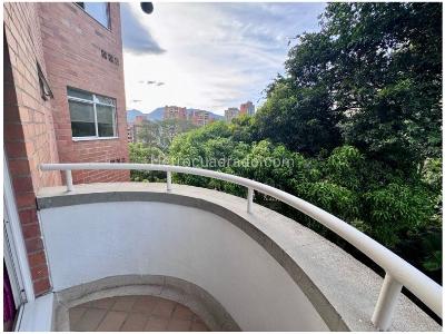 Apartamento de 3 alcobas en venta en Castropol, Medellín, 141 m² · foto 8 de 18