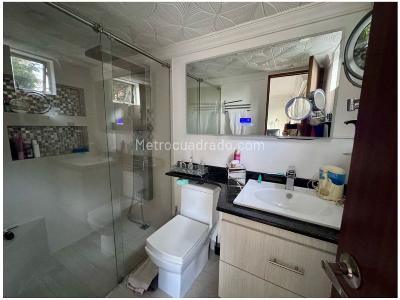 Apartamento de 3 alcobas en venta en Castropol, Medellín, 141 m² · foto 10 de 18