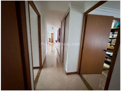 Apartamento de 3 alcobas en venta en Castropol, Medellín, 141 m² · foto 12 de 18
