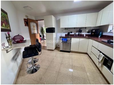 Apartamento de 3 alcobas en venta en Castropol, Medellín, 141 m² · foto 16 de 18