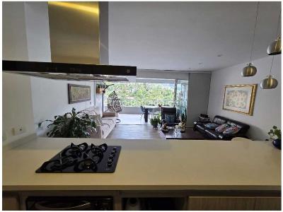 Apartamento de 2 alcobas en venta en Loma De Las Brujas, Envigado, 121 m² · foto 2 de 15