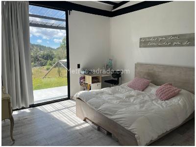 Casa de 3 alcobas en venta en Alto Del Escobero, Envigado, 260 m² · foto 13 de 18