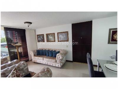 Apartamento de 3 alcobas en venta en Loma De Los Bernal, Medellín, 97 m² · foto 2 de 20