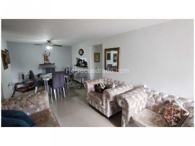 Apartamento de 3 alcobas en venta en Loma De Los Bernal, Medellín, 97 m² · foto 3 de 20