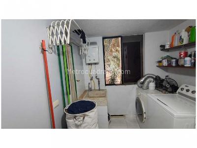 Apartamento de 3 alcobas en venta en Loma De Los Bernal, Medellín, 97 m² · foto 8 de 20