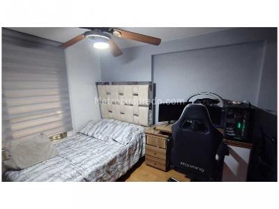 Apartamento de 3 alcobas en venta en Loma De Los Bernal, Medellín, 97 m² · foto 15 de 20