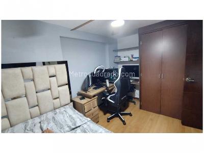 Apartamento de 3 alcobas en venta en Loma De Los Bernal, Medellín, 97 m² · foto 16 de 20