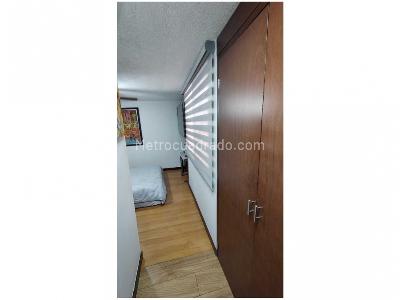 Apartamento de 3 alcobas en venta en Loma De Los Bernal, Medellín, 97 m² · foto 17 de 20