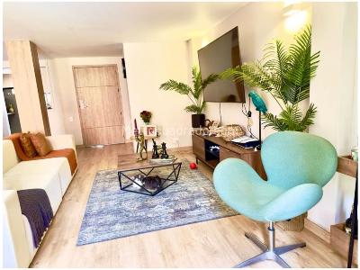 Casa de 4 alcobas en venta en Loma De Las Brujas, Envigado, 141 m² · foto 4 de 19
