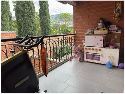 Casa de 4 alcobas en venta en Loma De Las Brujas, Envigado, 141 m² · foto 17 de 19