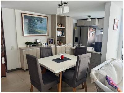 Apartamento de 3 alcobas en venta en Loma De Las Brujas, Envigado, 92 m² · foto 4 de 10