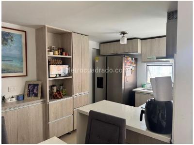 Apartamento de 3 alcobas en venta en Loma De Las Brujas, Envigado, 92 m² · foto 6 de 10