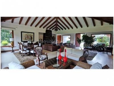 Apartamento de 3 alcobas en venta en Loma Del Indio Parte Baja, Medellín, 450 m² · foto 2 de 20
