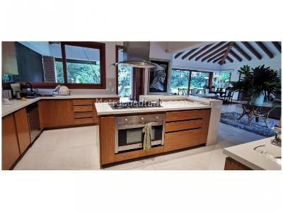 Apartamento de 3 alcobas en venta en Loma Del Indio Parte Baja, Medellín, 450 m² · foto 5 de 20