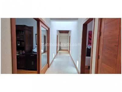 Apartamento de 3 alcobas en venta en Loma Del Indio Parte Baja, Medellín, 450 m² · foto 8 de 20