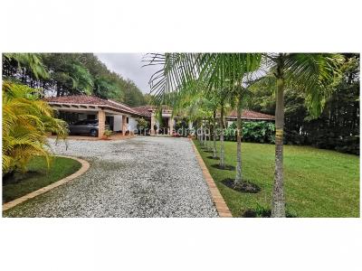 Apartamento de 3 alcobas en venta en Loma Del Indio Parte Baja, Medellín, 450 m² · foto 15 de 20