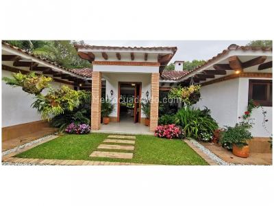Apartamento de 3 alcobas en venta en Loma Del Indio Parte Baja, Medellín, 450 m² · foto 16 de 20