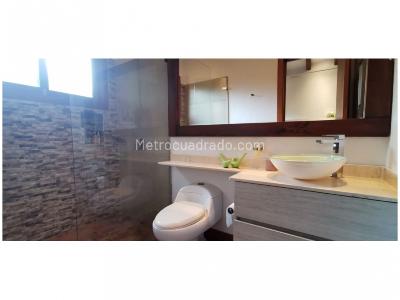 Apartamento de 3 alcobas en venta en Loma Del Indio Parte Baja, Medellín, 450 m² · foto 18 de 20
