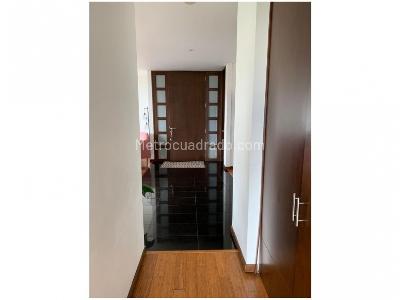Apartamento de 3 alcobas en venta en Loma Del Campestre, Medellín, 190 m² · foto 5 de 15