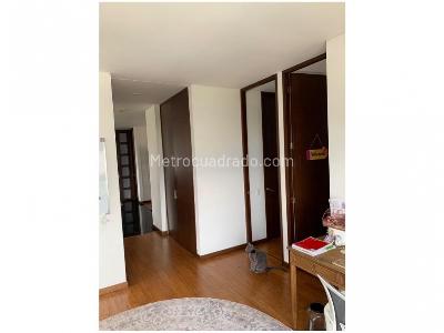 Apartamento de 3 alcobas en venta en Loma Del Campestre, Medellín, 190 m² · foto 9 de 15