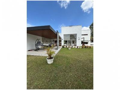 Casa de 5 alcobas en venta en Alto Del Escobero, Envigado, 1000 m² · foto 3 de 16