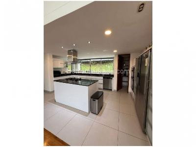 Casa de 5 alcobas en venta en Alto Del Escobero, Envigado, 1000 m² · foto 9 de 16
