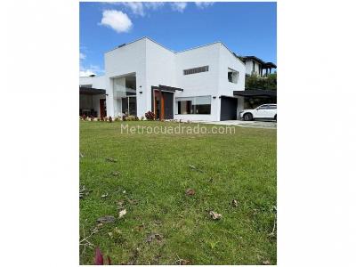 Casa de 5 alcobas en venta en Alto Del Escobero, Envigado, 1000 m² · foto 16 de 16