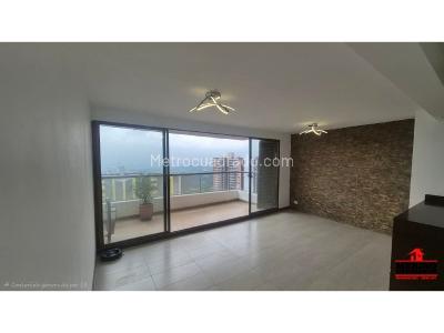 Apartamento en venta en Loma De Los Bernal, Medellín · foto 2 de 20
