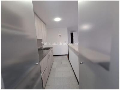 Apartamento de 3 alcobas en venta en El Poblado, Medellín, 100 m² · foto 3 de 20