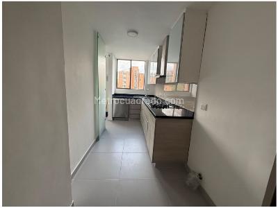 Apartamento de 3 alcobas en venta en El Poblado, Medellín, 138 m² · foto 4 de 19
