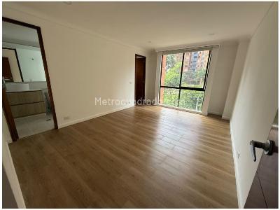 Apartamento de 3 alcobas en venta en El Poblado, Medellín, 138 m² · foto 7 de 19