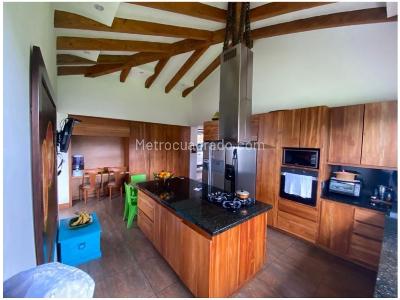 Casa de 4 alcobas en venta en San Antonio De Pereira, Rionegro, 458 m² · foto 6 de 13
