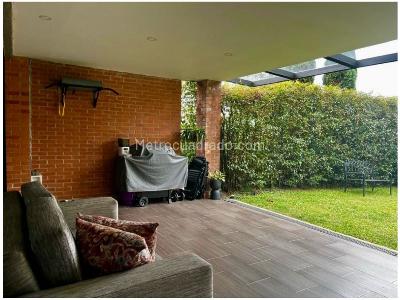 Casa de 3 alcobas en venta en La Calleja, Envigado, 202 m² · foto 10 de 17